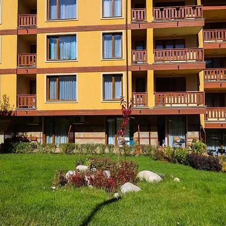 F6 Artistic Mountain With Patio Parking